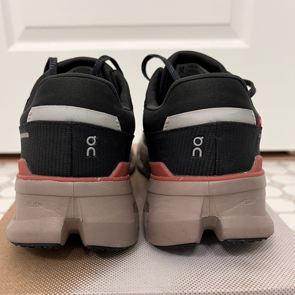 On Women's Cloudrunner 2 Waterproof - Picture 5 of 9